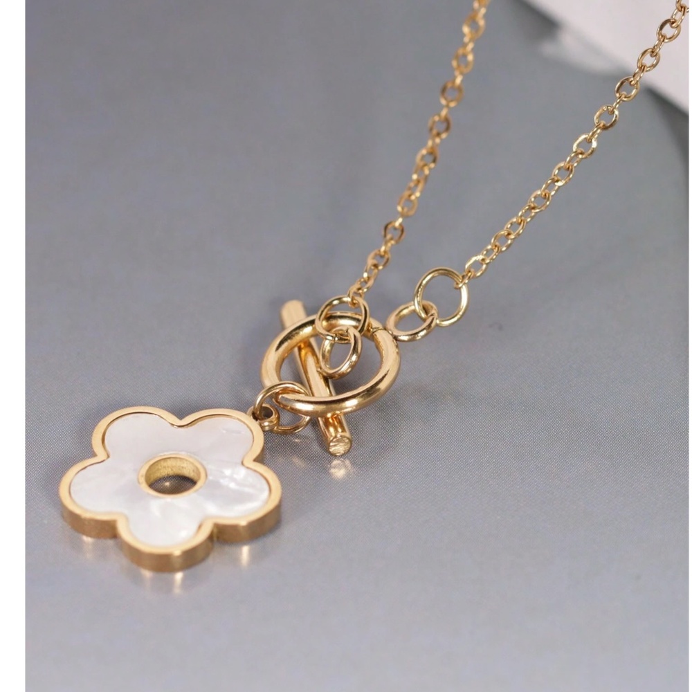 Gold Tone Stainless Steel Flower Toggle Necklace